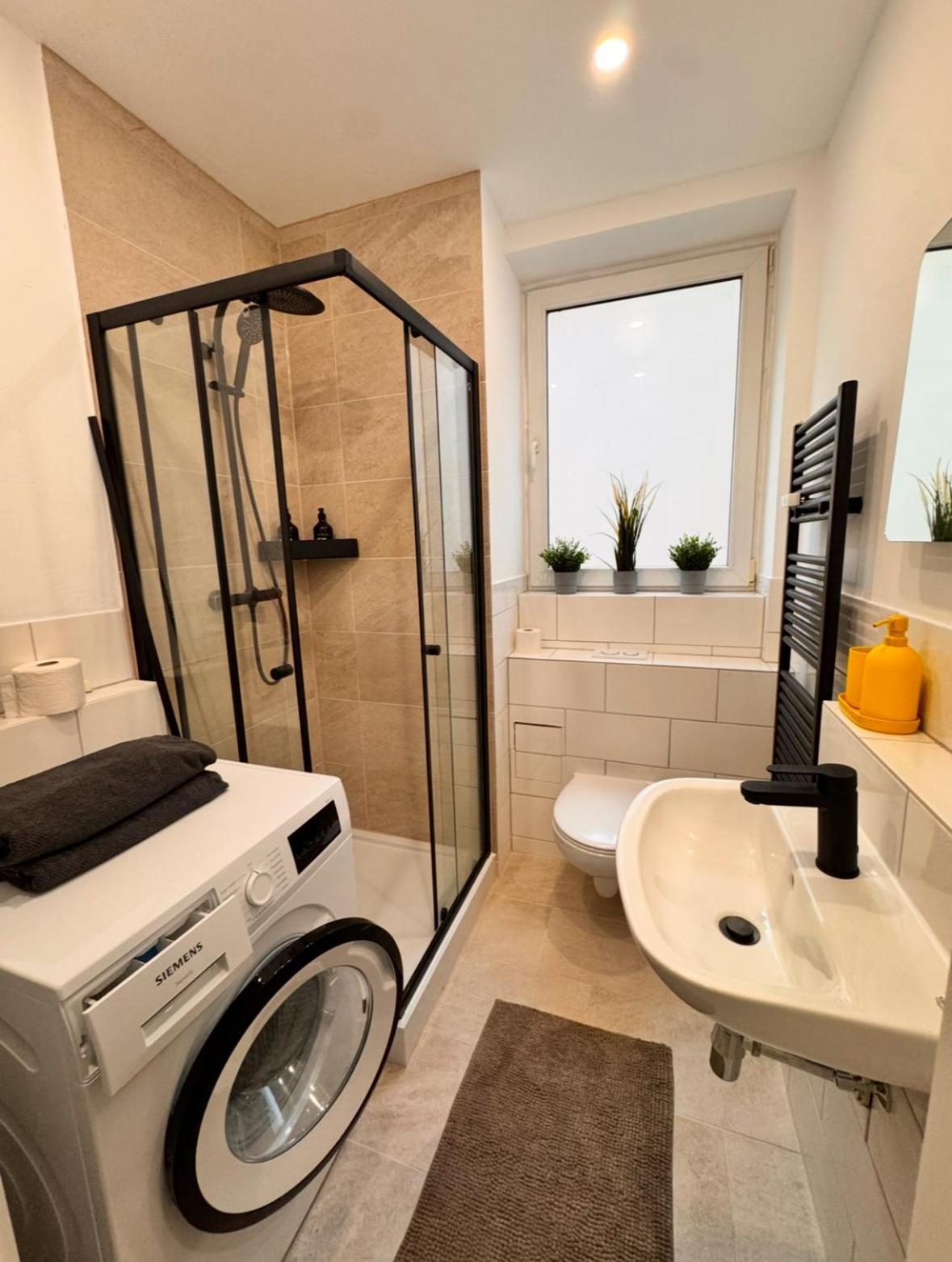 New Apartment In Magdeburg Buckau - Waschmaschine, Smart-Tv, Neues Badezimmer Buitenkant foto